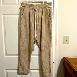 Free people, 100% cotton. In excellent condition. Size 8.